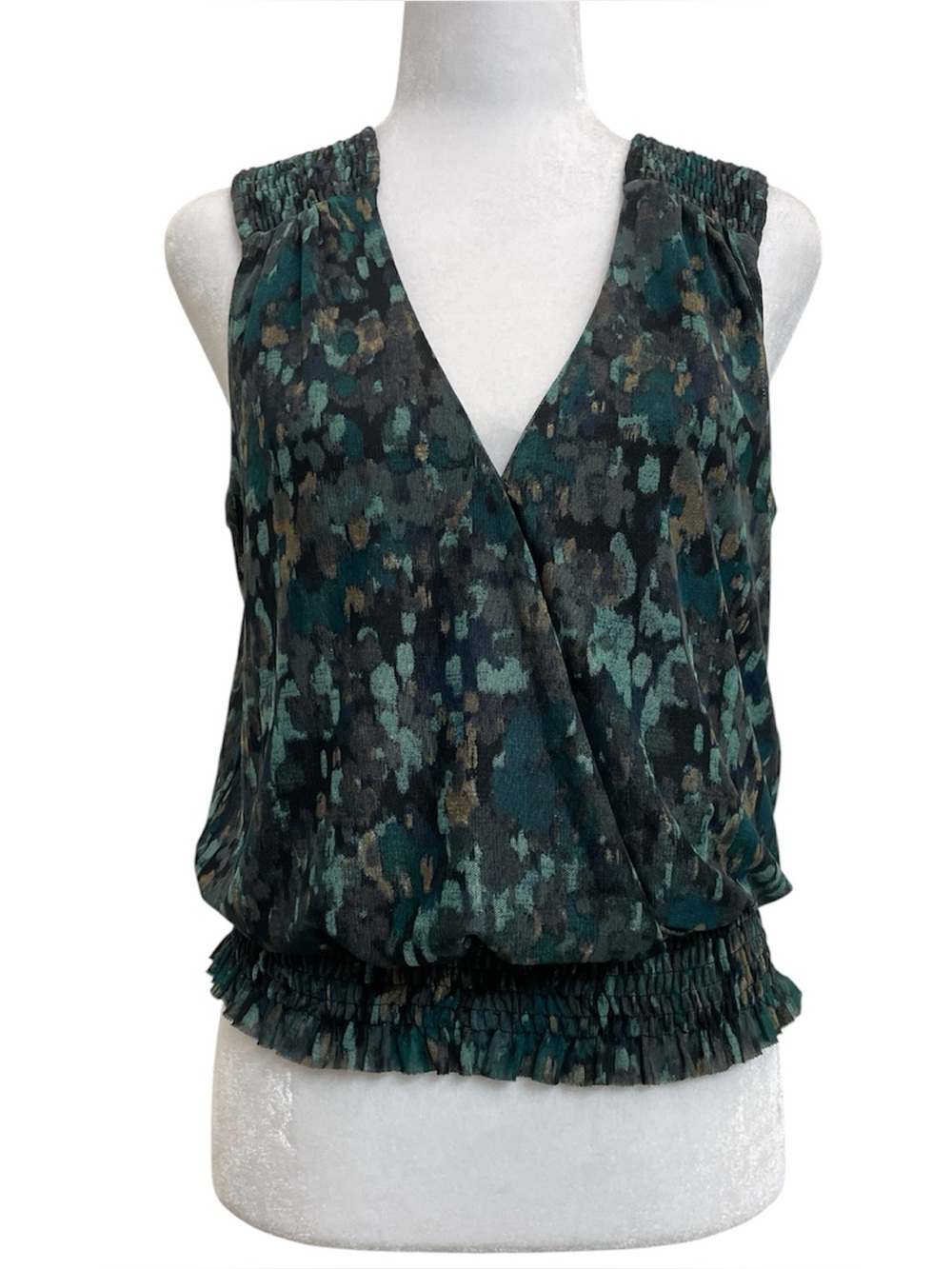 Evereve Jules Green Printed Mesh V Neck Sleeveless Smocked Tank Top
